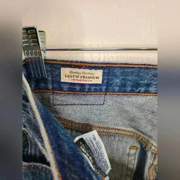 Levi's 501, button fly, cut off shorts #4 - Picture 5 of 7